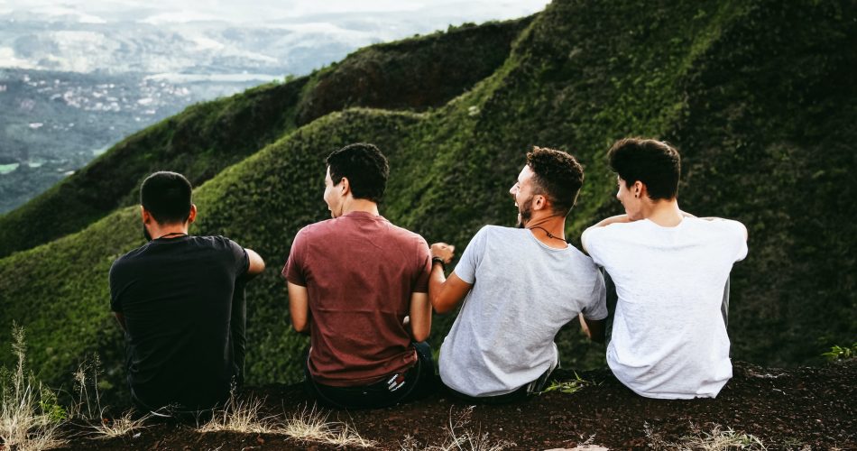 Guide-Gay.com : votre compagnon de voyage indispensable pour explorer le monde LGBT
